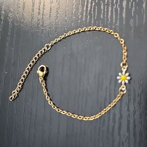 Dainty Daisy Goldtone Bracelet
